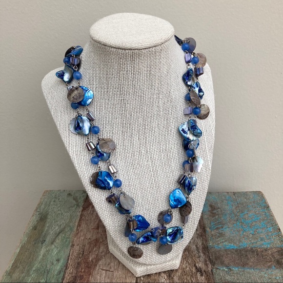 Blue Shell Necklace - Picture 2 of 4